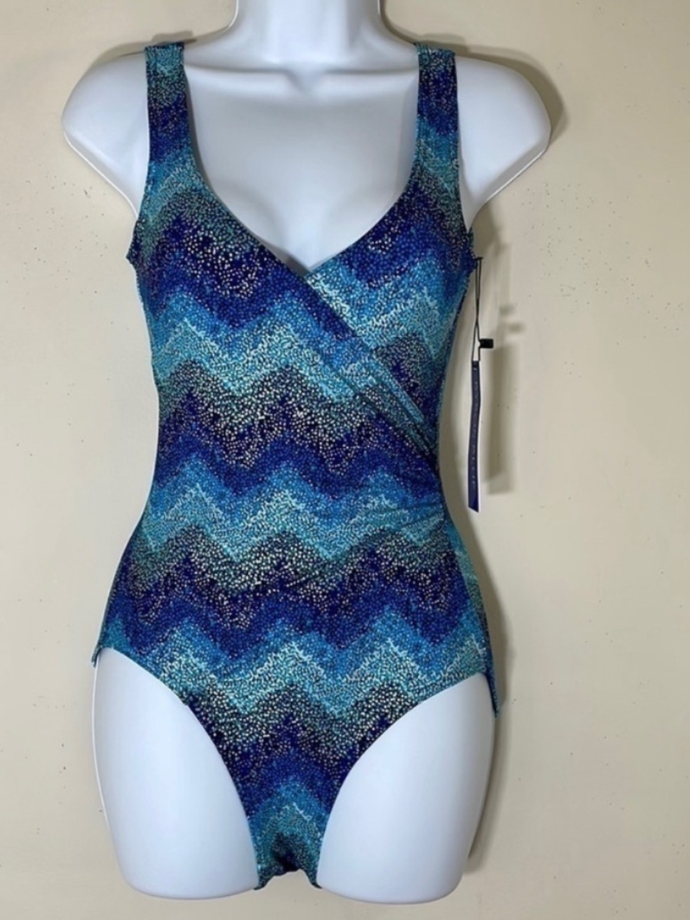 Byron Blue Australia Cross Over Chevron Splatter One Piece Swimsuit. 6. NWT.